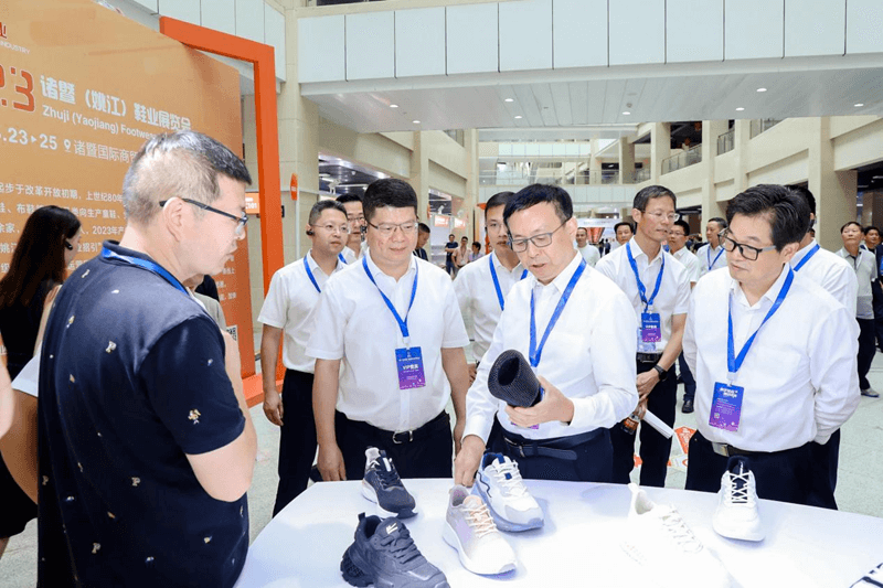 浙江诸暨袜博会搭建发展大舞台 众企业共话产业新机遇