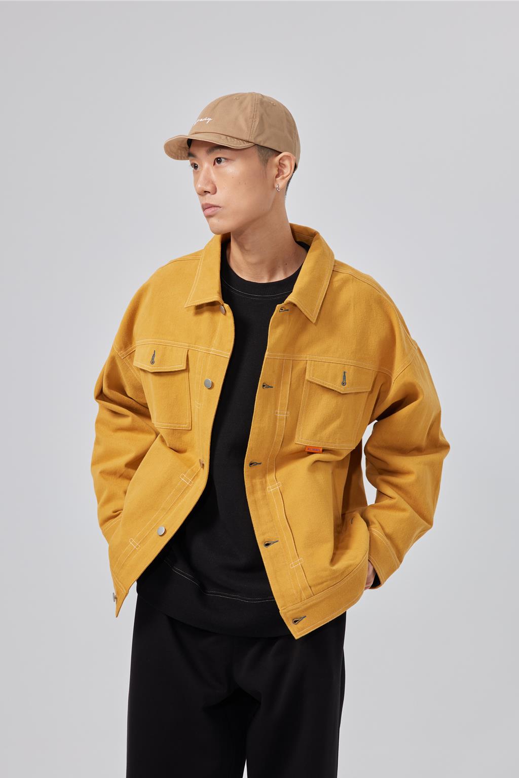 京站ALL WEARS的斜纹磨毛跳色夹克外套，原价2560元、特价999元。（京站提供／朱世凯台北传真）