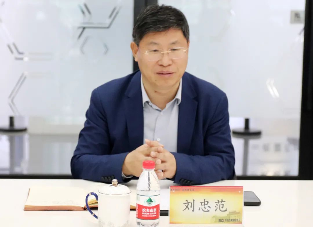 明阳集团创始人、董事长张传卫一行到BGI参观交流