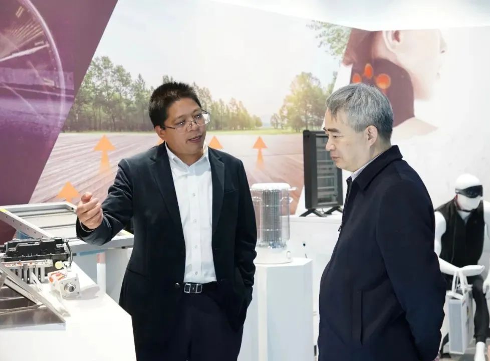 浙江省统计局党组书记、局长吴胜丰调研国家石墨烯创新中心