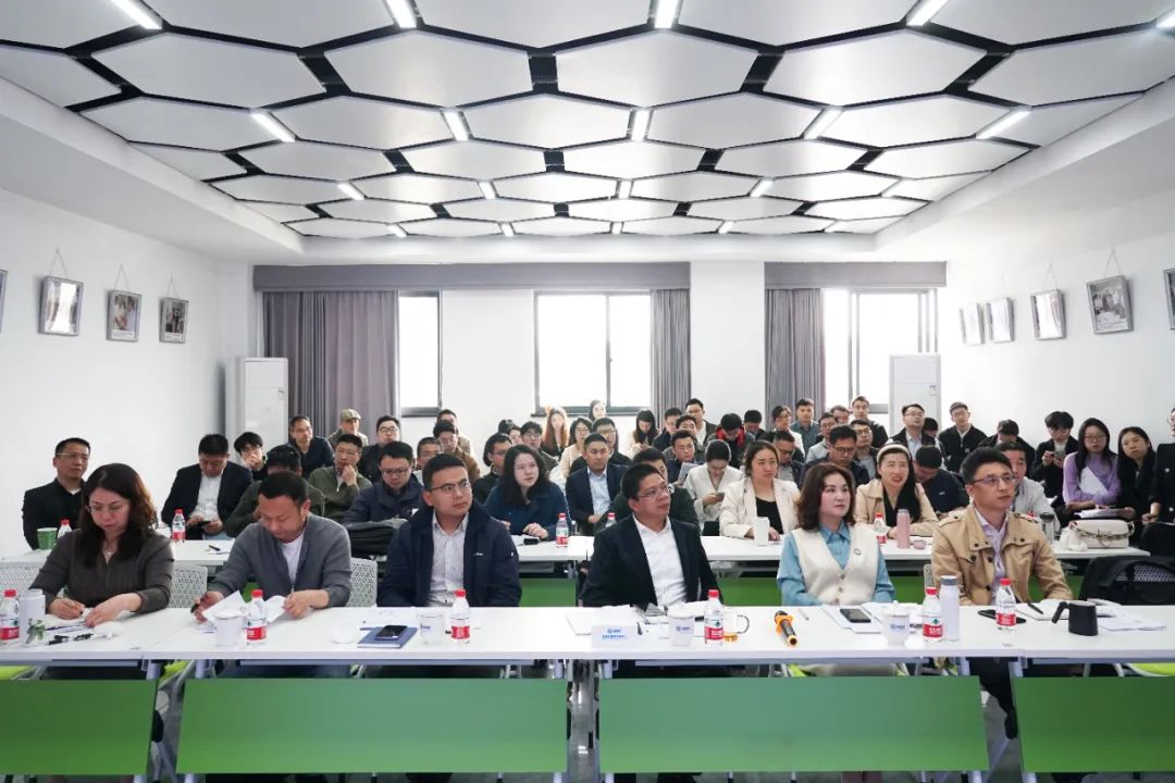 国家石墨烯创新中心开展科创企业治理与股权架构设计培训讲座