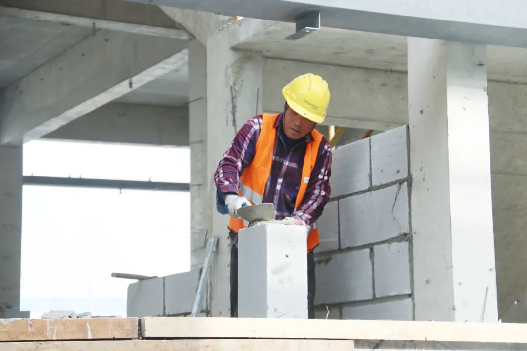 【项目建设巡礼②】石墨烯热管理应用研发及产业化项目抢抓工期赶进度 快速推进项目早建成早投产