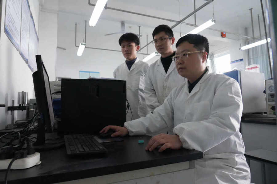 获多项发明专利并投入企业生产，青岛这位高校教师为提质增效“破局”