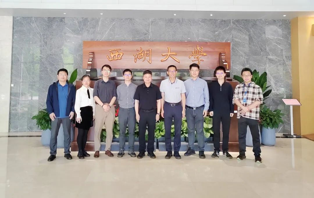 BGI石墨烯电镜载网团队赴西湖大学与施一公院士交流