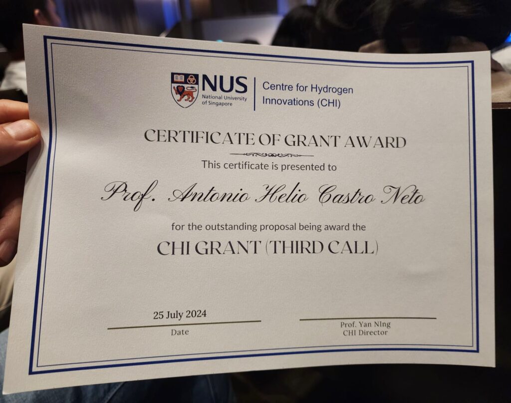 新加坡国立大学CA2DM在氢创新中心（CHI）成立仪式上庆祝石墨烯薄膜研究的里程碑