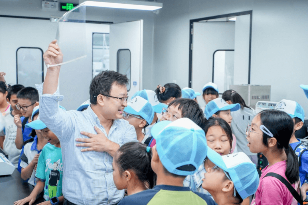 点燃科技星火！深圳石墨烯创新中心助力光明“科学漫城”阵地支撑体系建立