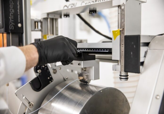 FGR x Halocell_Roll 2 Roll_2 (1) Halocell 和 First Graphene 宣布在发布瓦加制造的钙钛矿电池之前达成供应协议