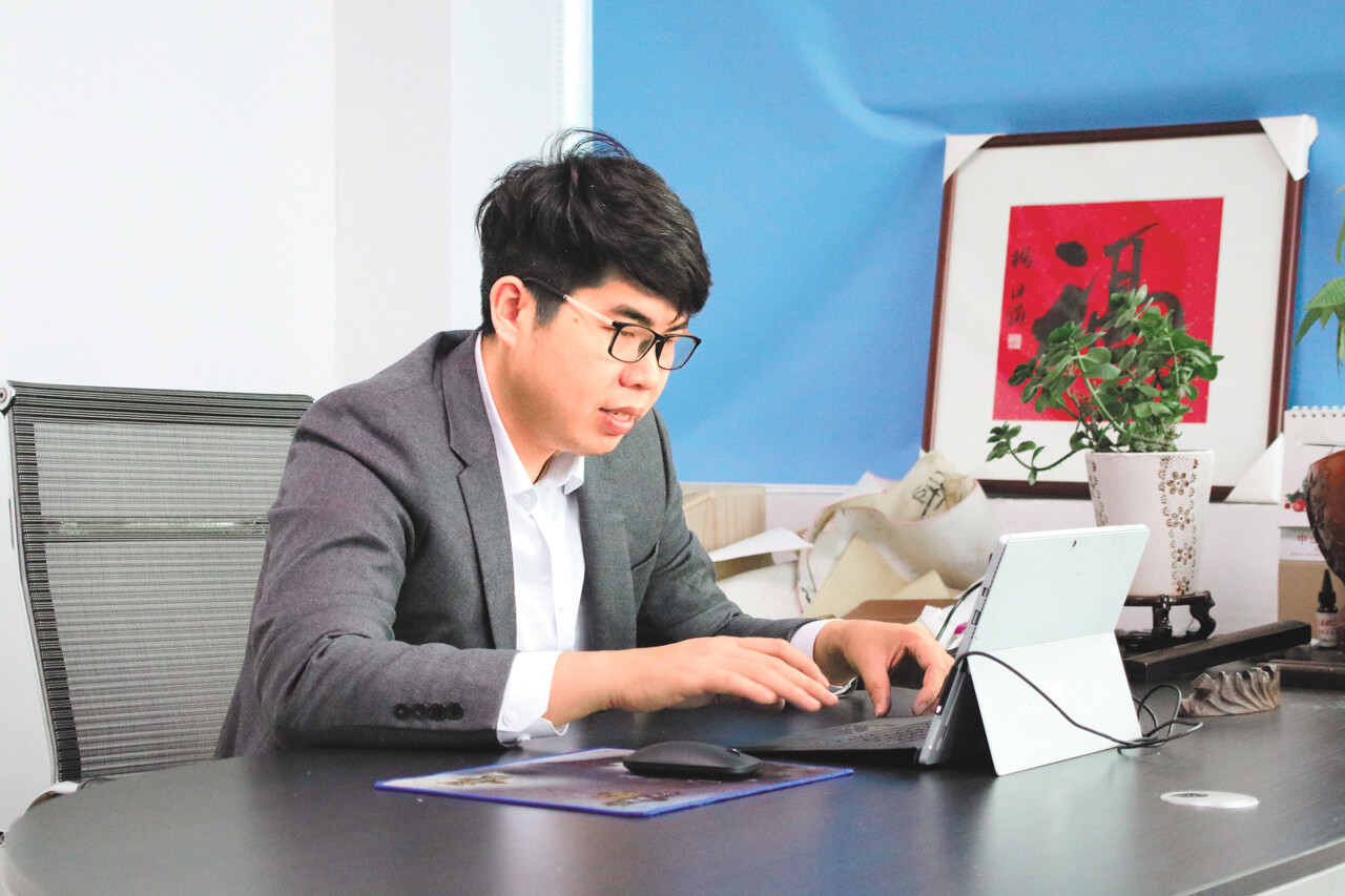 浙报聚焦丨用二维码串起一个产业集群 魏乃绪的“码”上人生