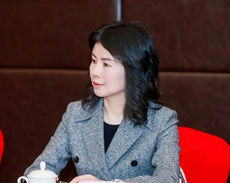 俞小峰：双轮驱动，打造传统行业第二增长曲线|《浙商》看两会