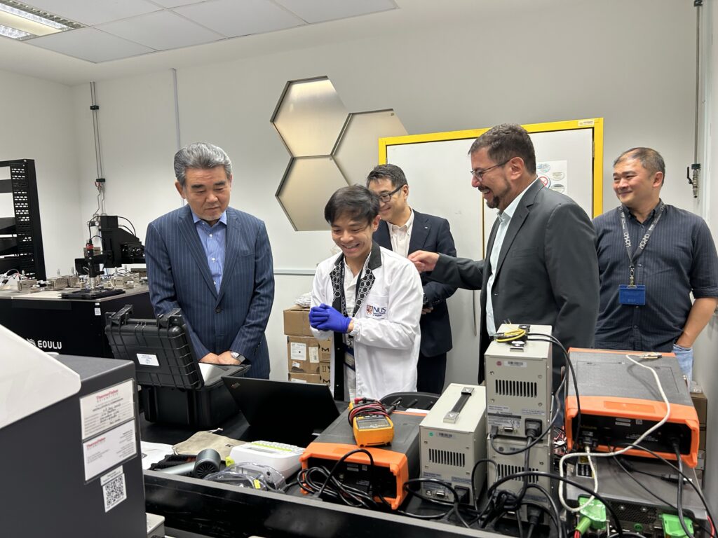 广岛大学校长Mitsuo Ochi访问新加坡国立大学CA2DM