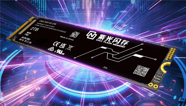 紫光闪存发布两款PCIe 5.0 SSD新品：配备石墨烯散热片