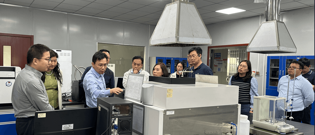 北京化工大学校友总会及新材料校友会一行来杉元科技进行参观交流