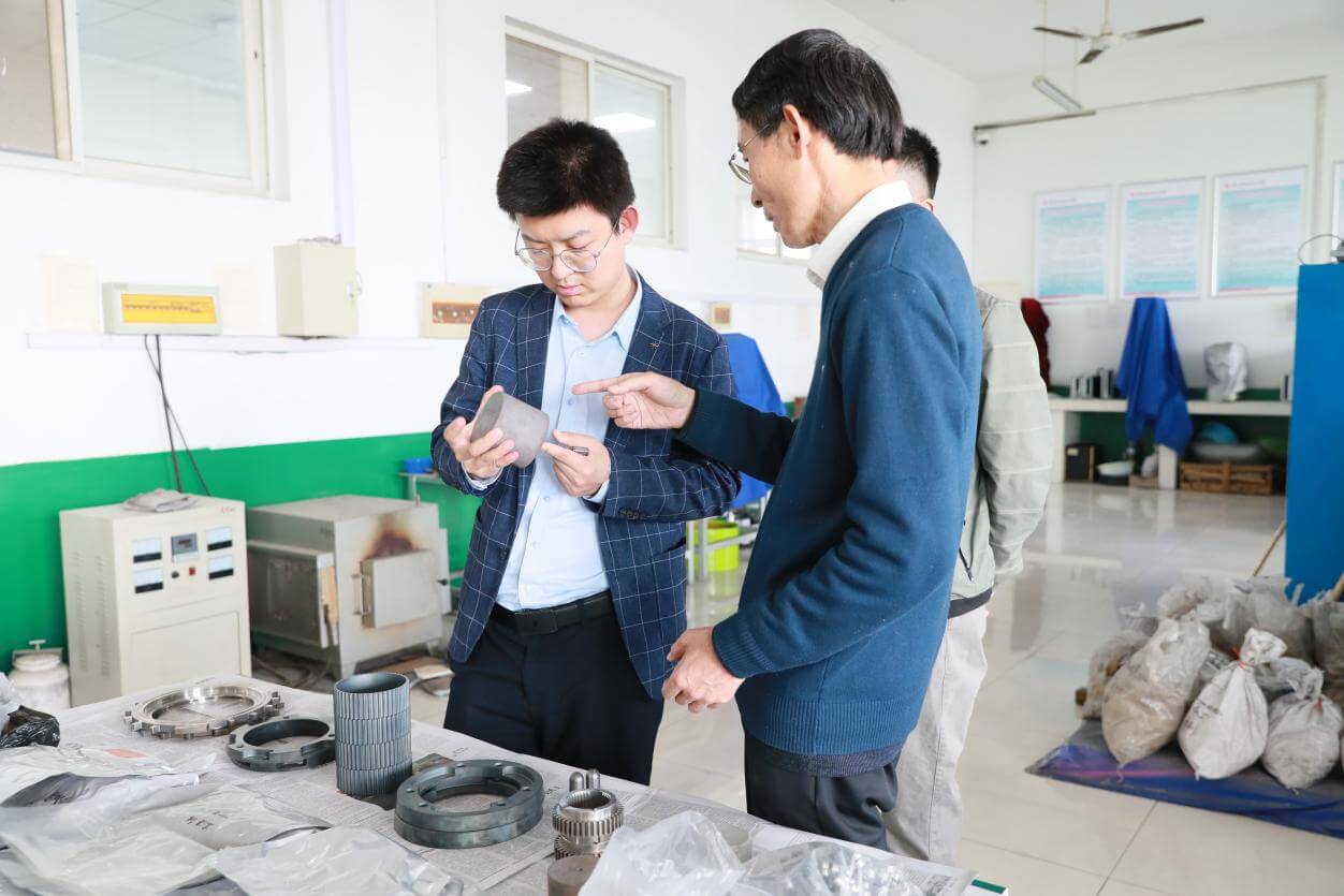 北京石墨烯研究院来校考察交流