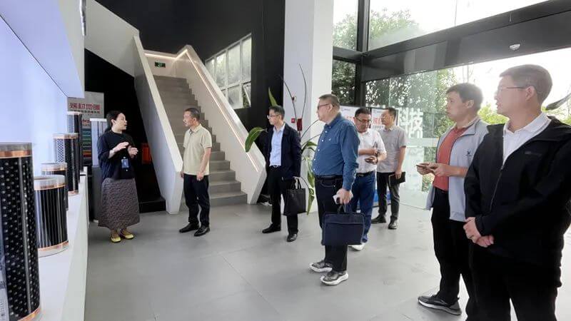 遵义市工业科技局考察德阳烯碳科技 共探石墨烯产业发展新契机