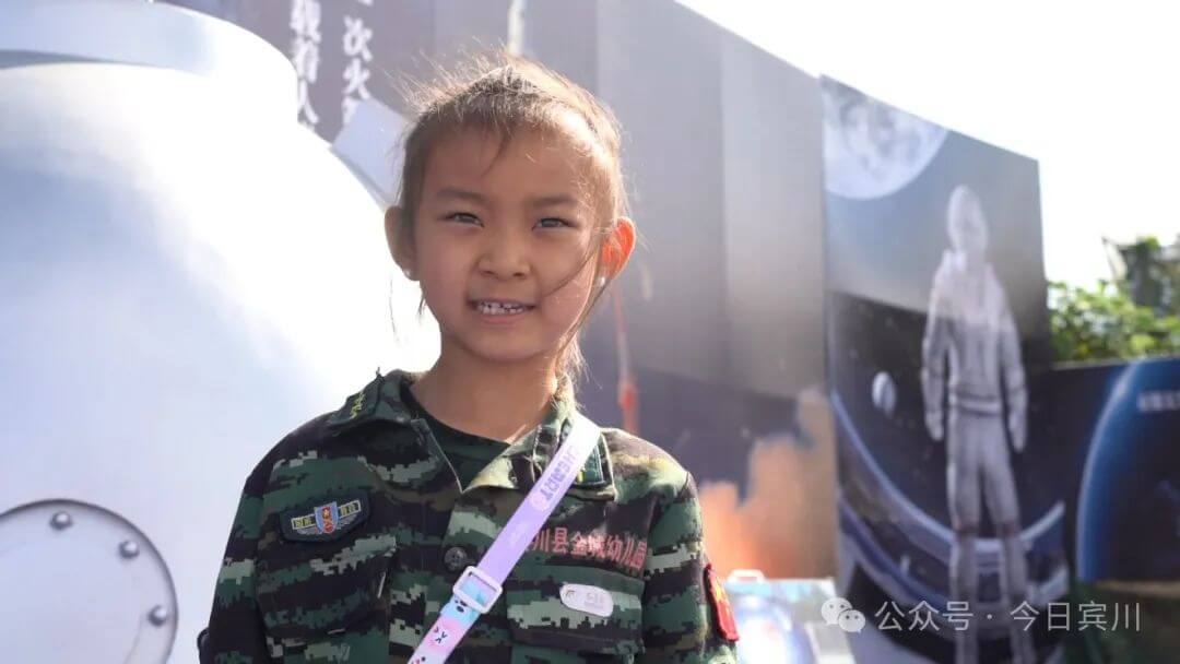 酷！航空航天国防科技展带孩子放飞梦想