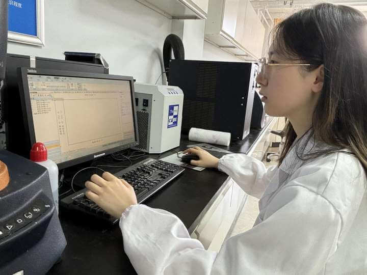 00后女创客亮相新材料大会 青年团队获行业头部企业青睐