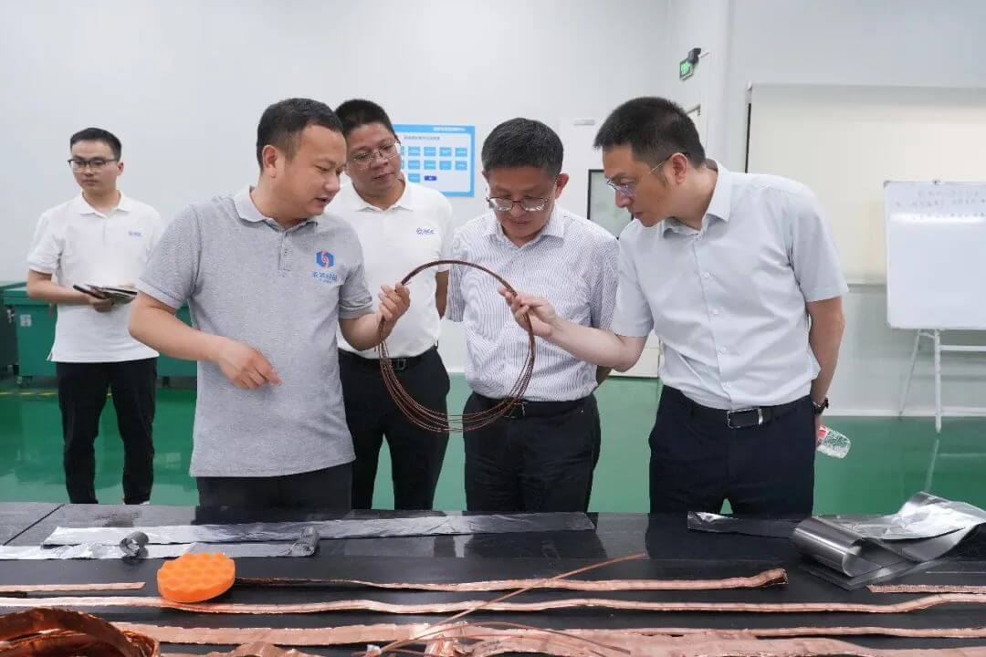 宁波市经济和信息化局副局长张水清调研国家石墨烯创新中心