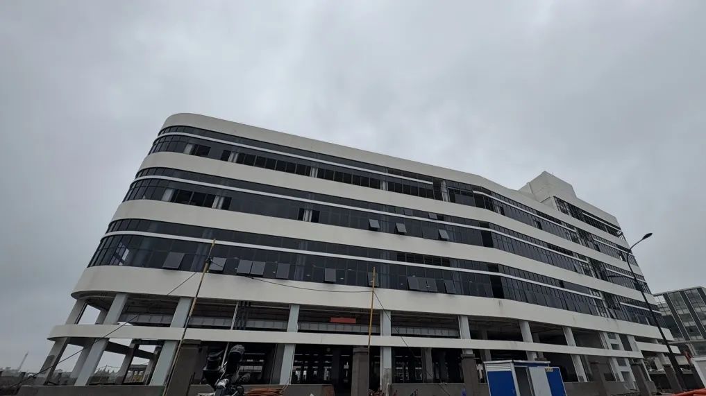 煜航石墨烯新材料"超级工厂"即将竣工投用