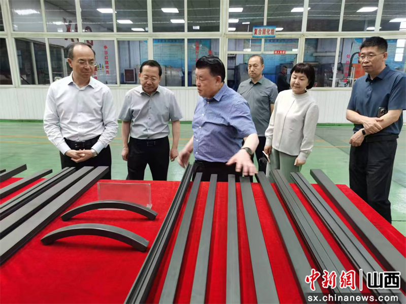 山西省残联理事长巩成新荣区调研：深耕产业发展，情系残障民生
