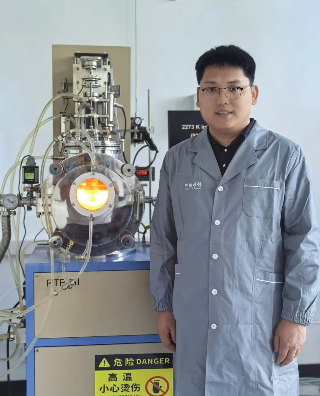 浙江大学高超教授团队 Science：热不化、压不碎 - 弹性气凝胶耐热突破2000°C