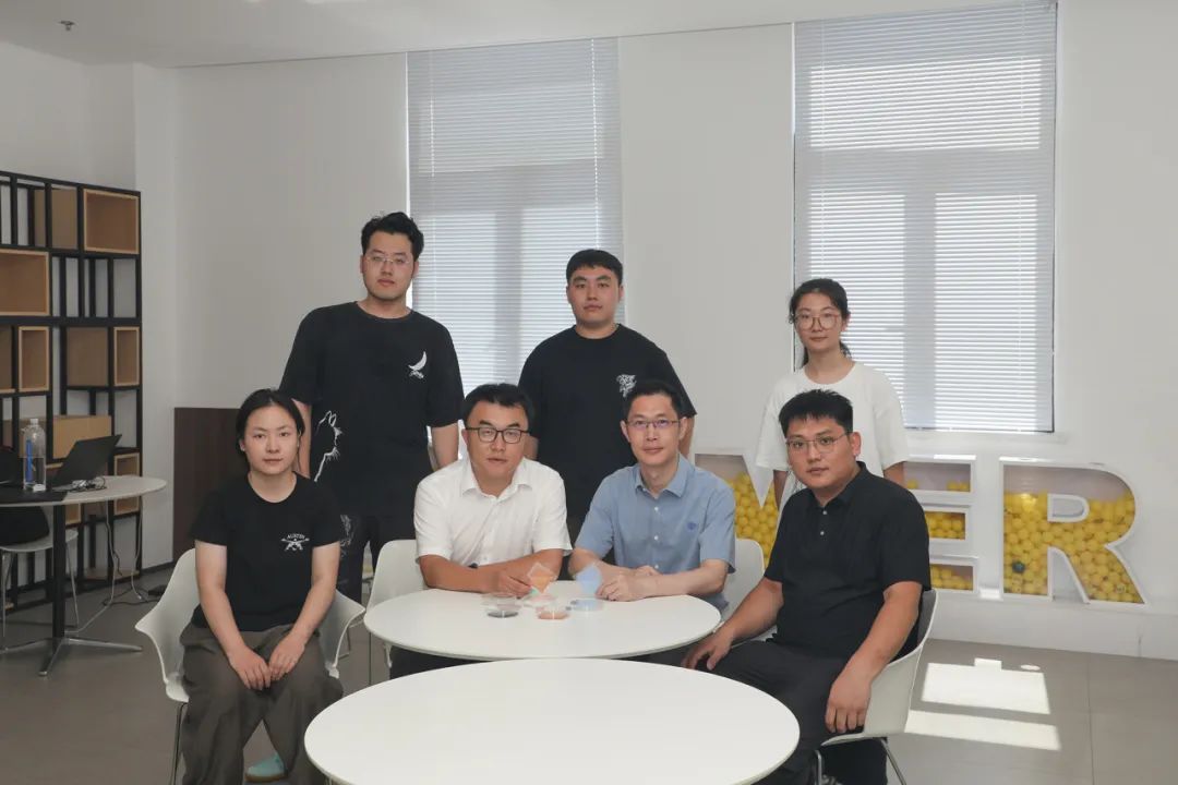 浙江大学高超教授团队 Science：热不化、压不碎 - 弹性气凝胶耐热突破2000°C