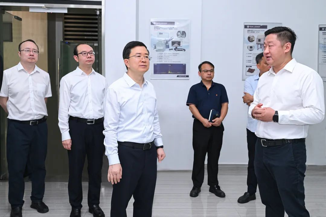 罗蔺调研科研院所