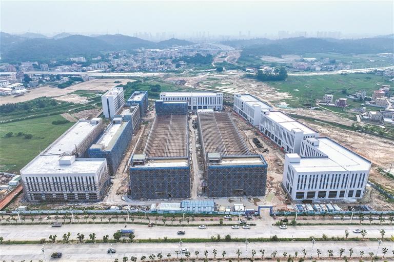 泰维石墨烯合成新材料产业园  14栋厂房封顶