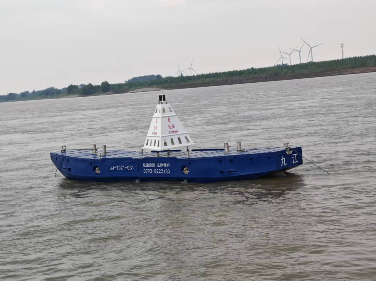 长江九江段开展新材料浮具规模化应用 航道养护迈入绿色新时代