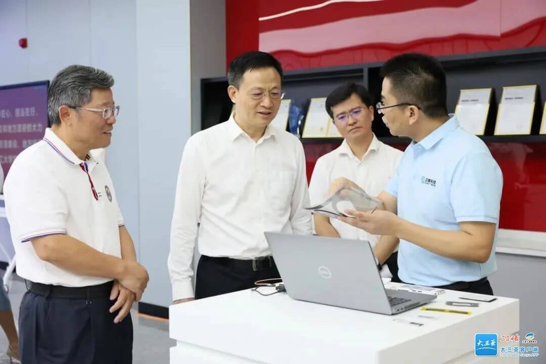 王祺扬在崖州湾科技城高新区调研深海装备制造产业发展情况