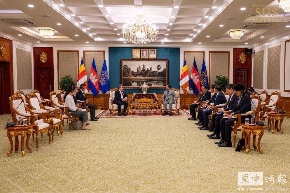 洪森会见诺贝尔奖得主康斯坦丁（组图）