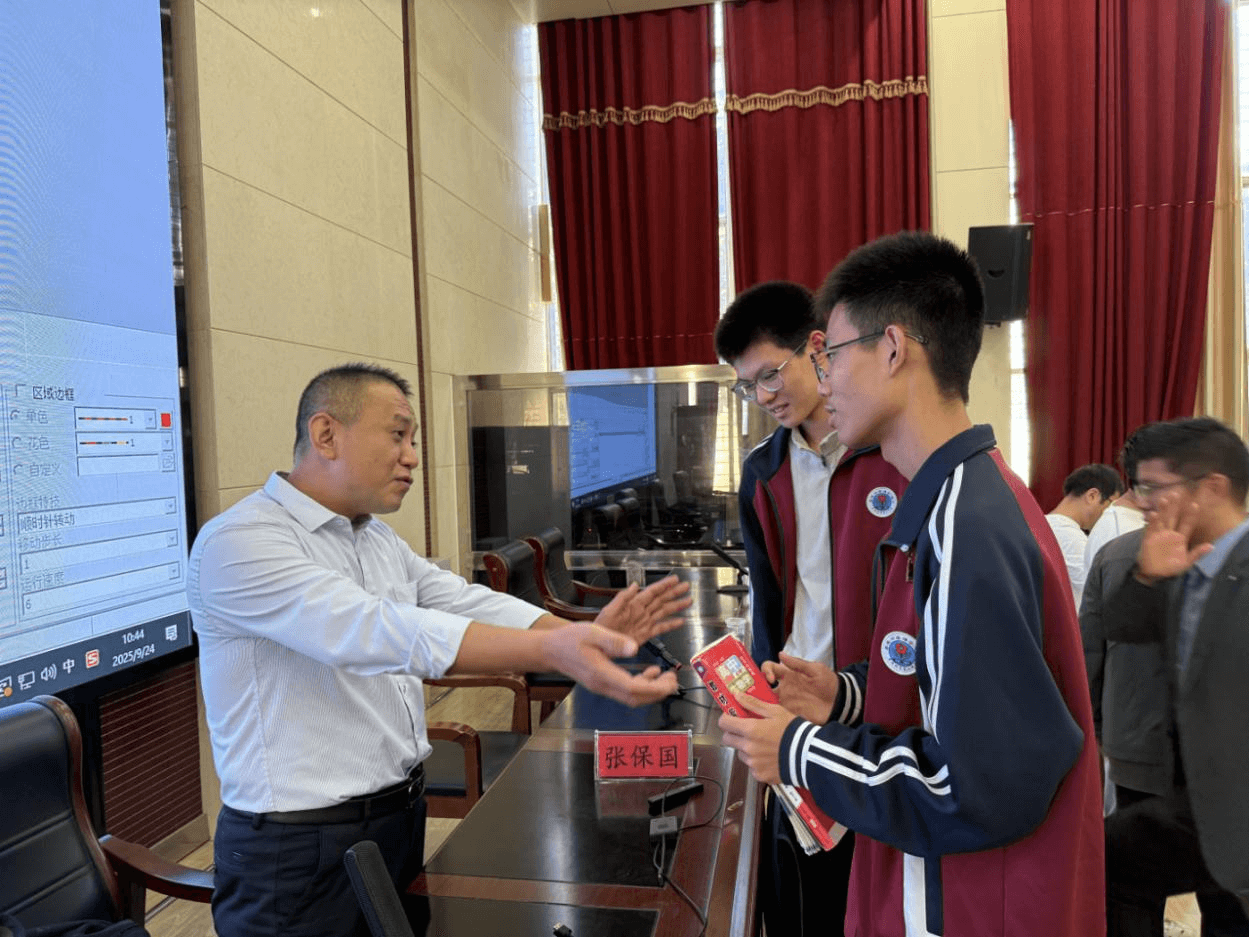 高阶前沿科普河南行 点燃青少年科学梦