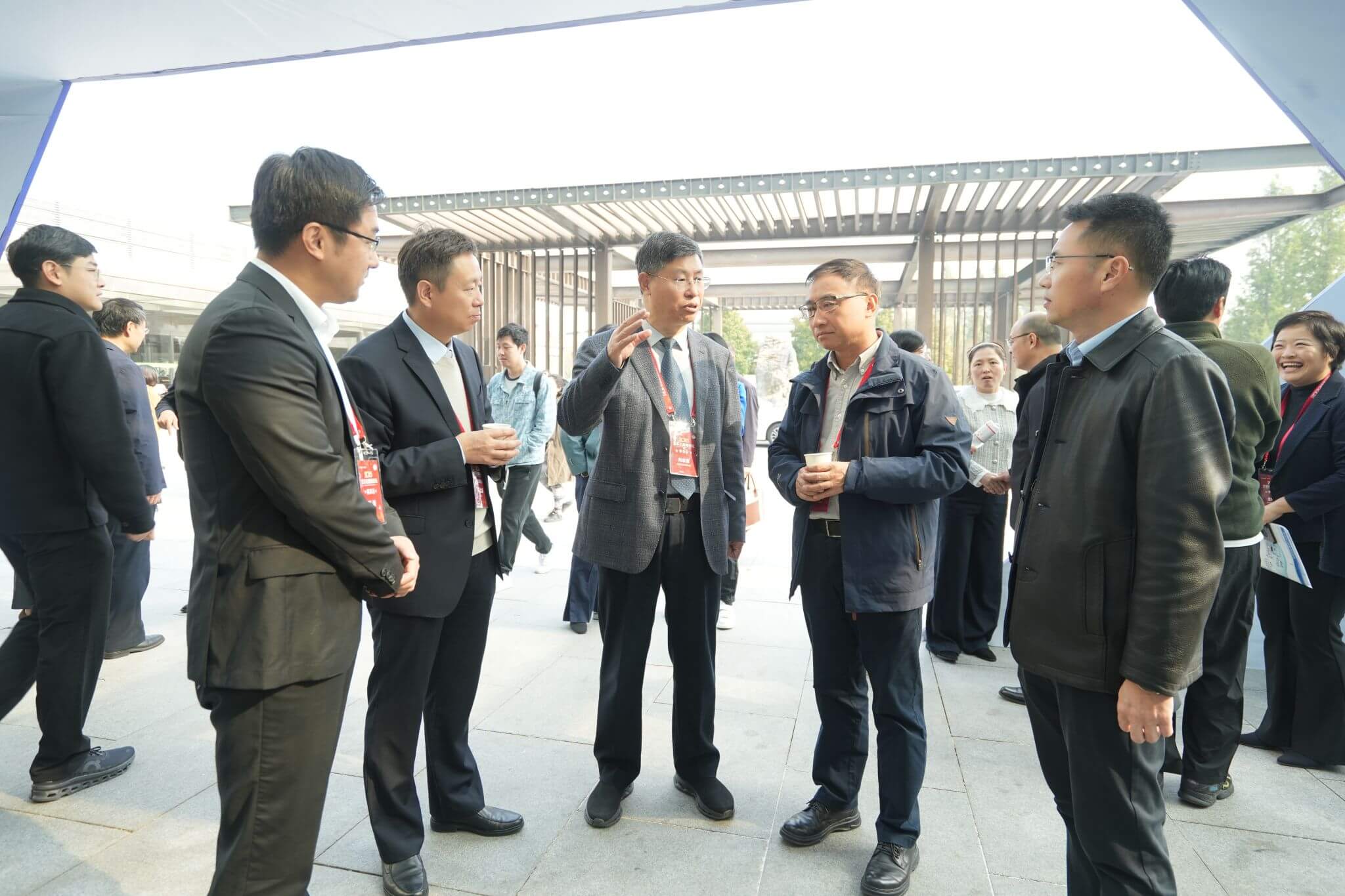 ​校长陈钱出席“北京石墨烯论坛2025”开幕式 牵头组建全国标准化工作组