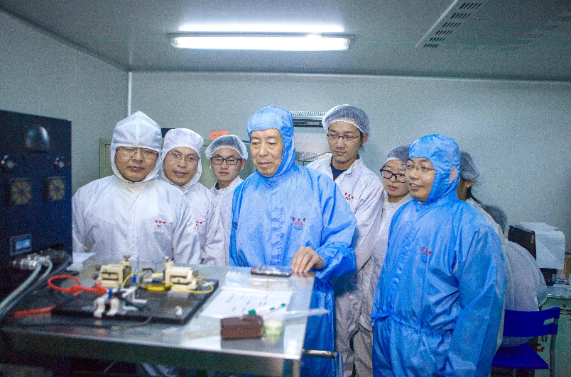 西安电子科技大学科研团队取得重要技术突破： 用“钻石”给氧化镓“降温”让电子器件更高效更耐用