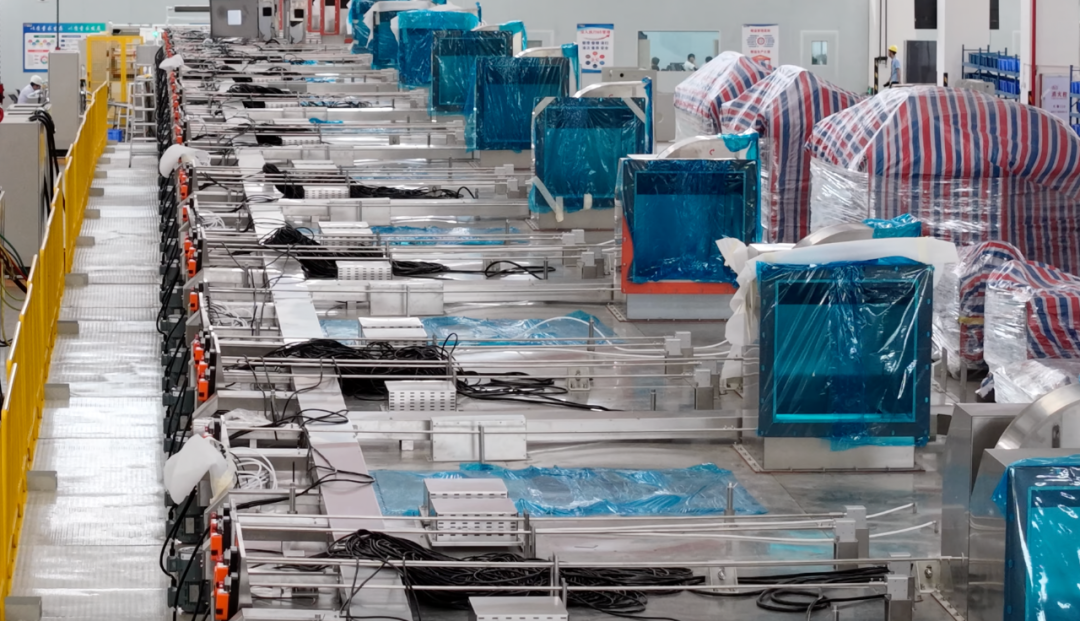 喜报 | 浩能科技1800mm超宽幅高速双层挤压涂布机荣膺2025高工金球奖“年度产品奖”