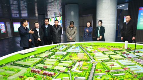 内蒙古科协赴乌兰察布市兴和县中国石墨应用产业园区开展调研