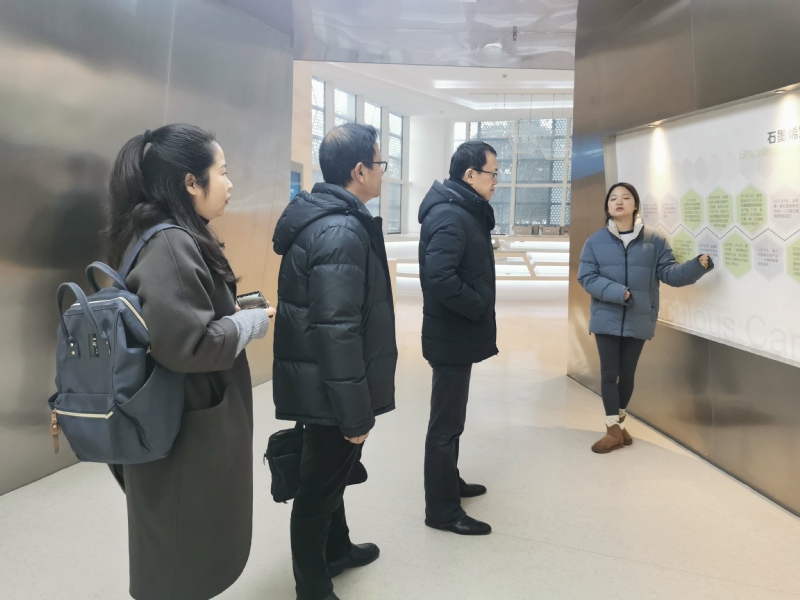 中国纺织工业联合会副会长李陵申到我校考察调研