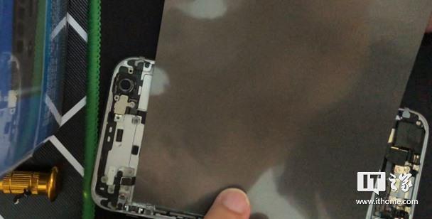 【首发】 iPhone 6S 改装石墨烯散热，榨干苹果A9全部性能