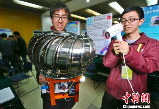 江苏大学生创新竞赛百余件作品亮相玩转高科技
