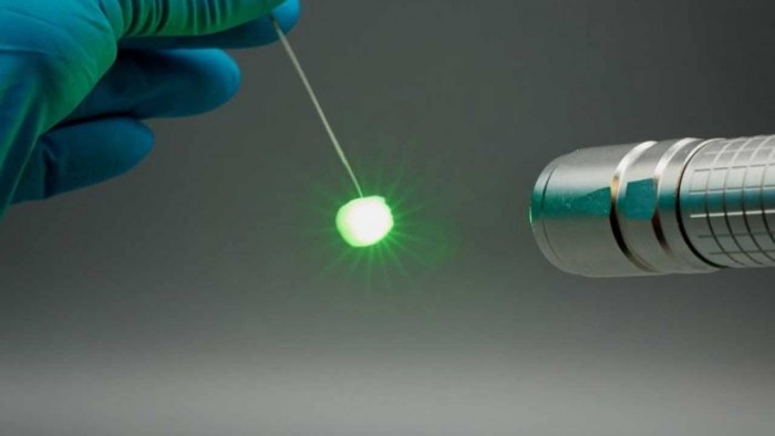 新创造的人工雾令激光扩散 从而有望取代普通灯泡