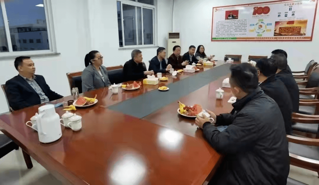 赣州市人民政府驻上海联络处主任黄红民率队赴宁波考察走访企业