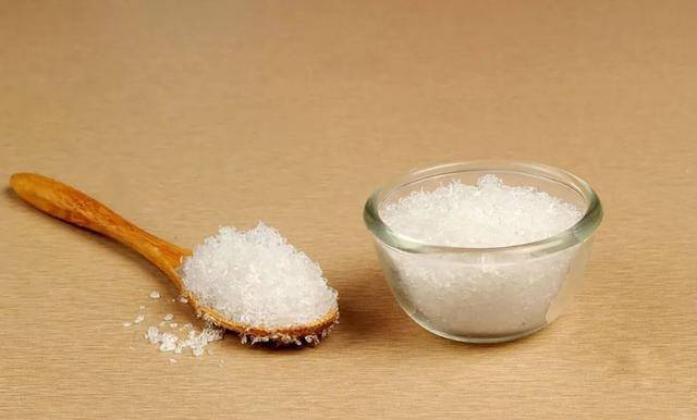 七水硫酸镁用来养花的几大好处，避免叶黄，让植物移栽更轻松