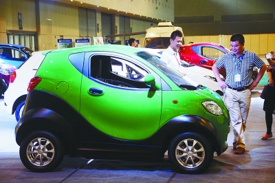 石墨烯口罩可防雾霾 碳纤维电动车单手拎