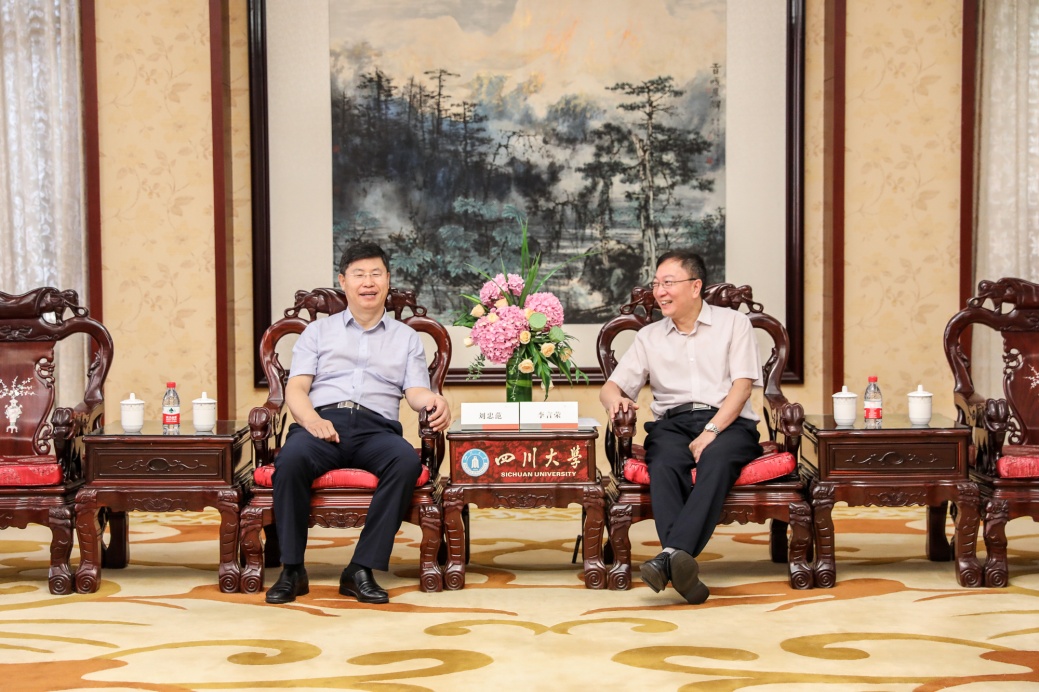 刘忠范院士为川大师生做专题讲座