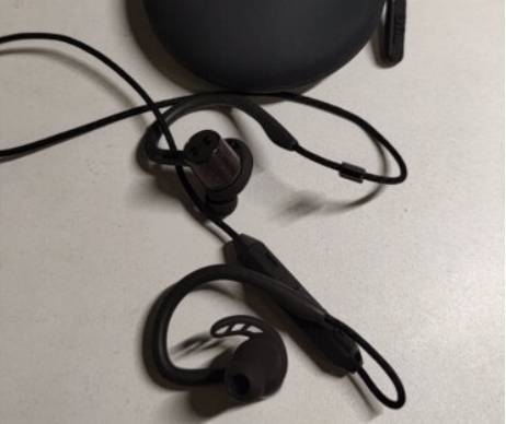 耳机为运动添色彩，高质感蓝牙耳机，酣畅音质点亮心情