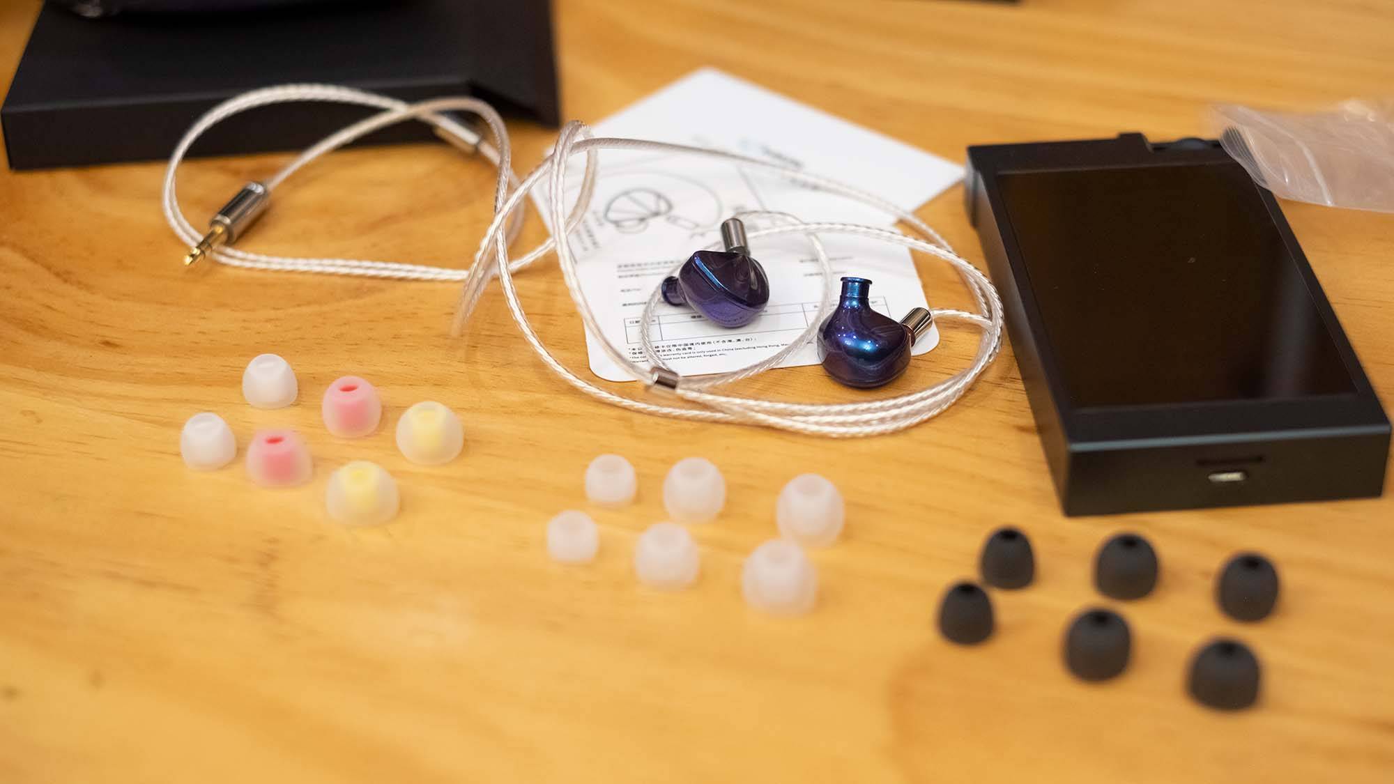 耳塞圈内卷吓人，200多元做到这程度？做工、颜值、音质三位一体