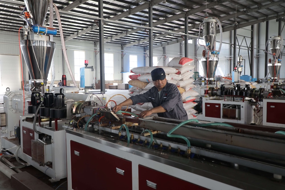 秸秆摇身变“木材 ”