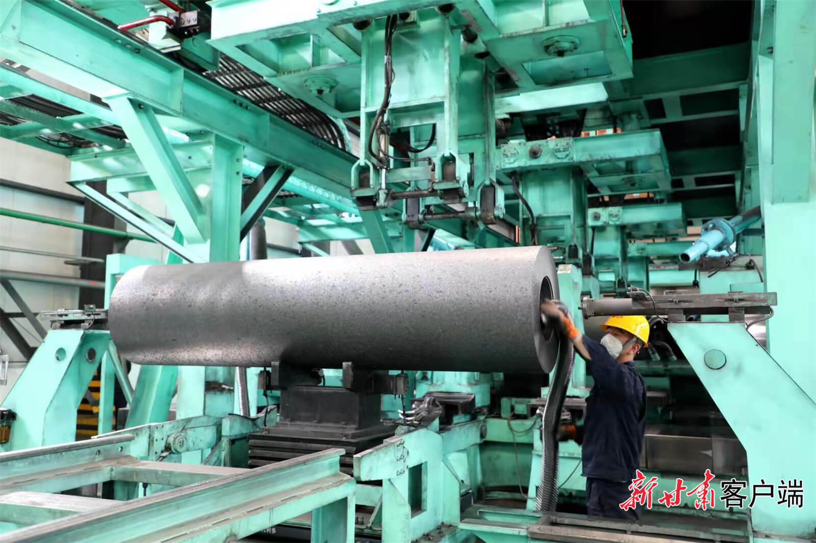 打造高质量发展新样本——记“全国五一劳动奖状”获得单位方大炭素