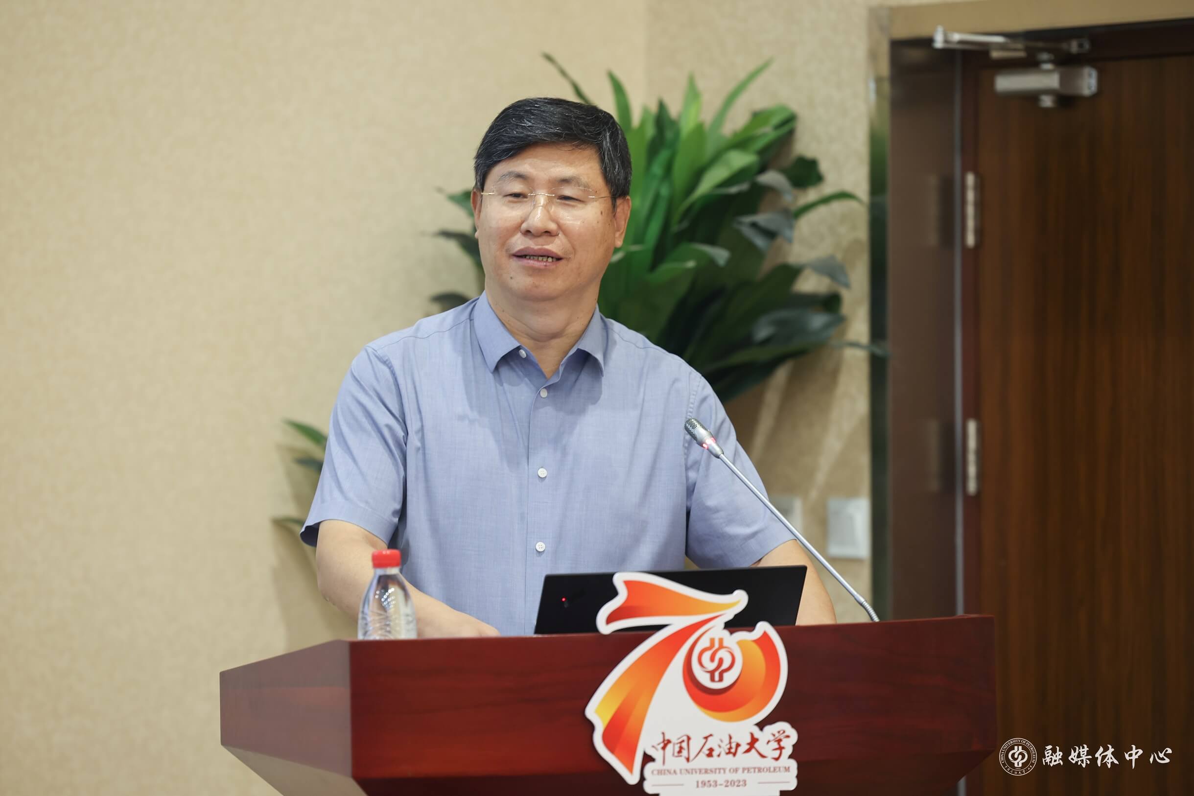 刘忠范院士蟒山讲坛开讲石墨烯新材料