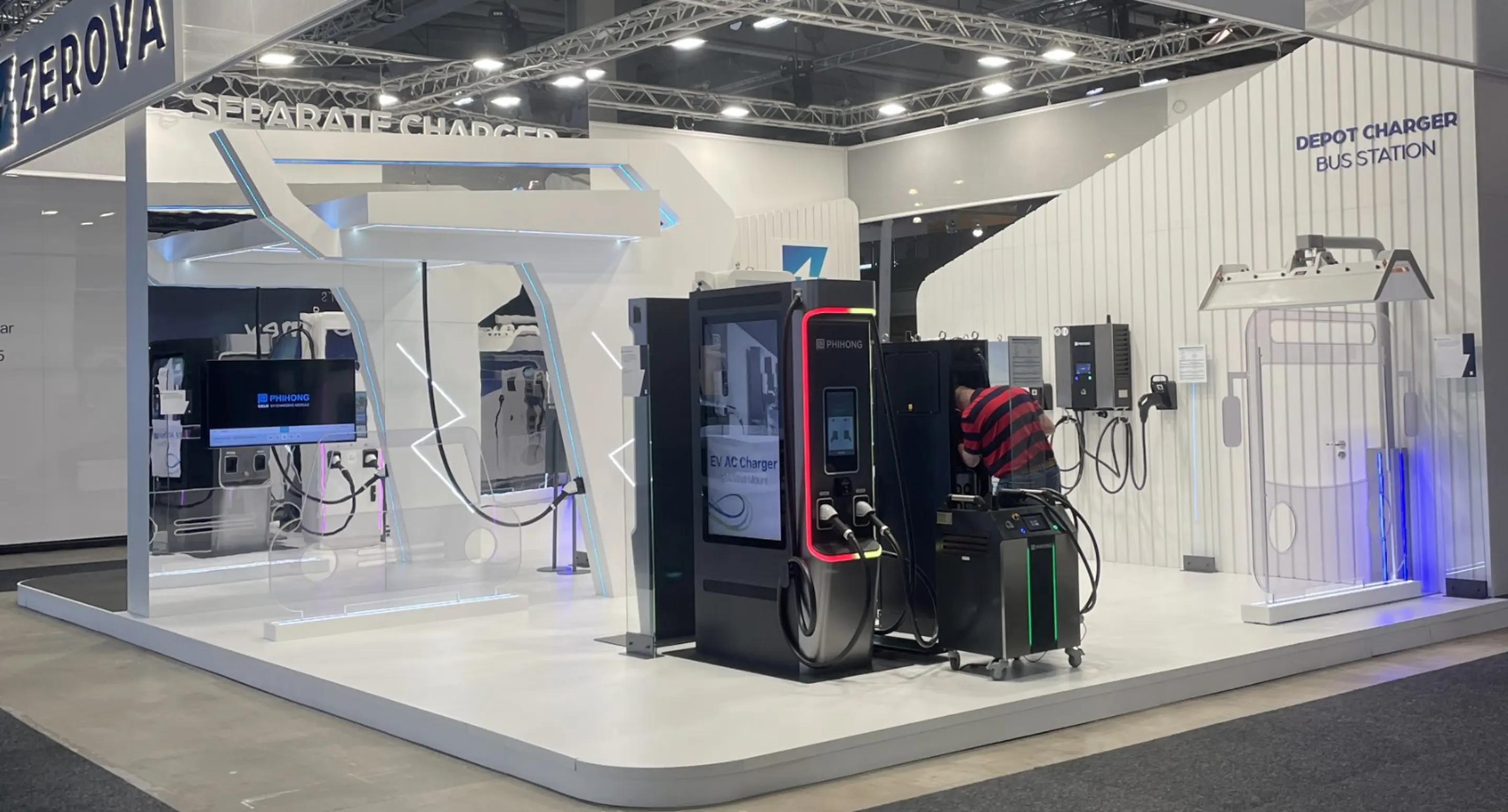 Zerova Four Gun EV充电器承诺10分钟内充满电