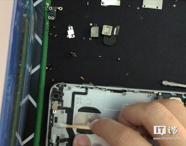 【首发】 iPhone 6S 改装石墨烯散热，榨干苹果A9全部性能